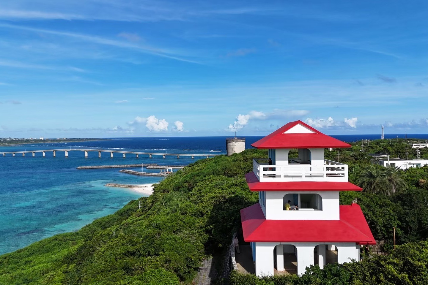 竜宮城展望台（来間島）